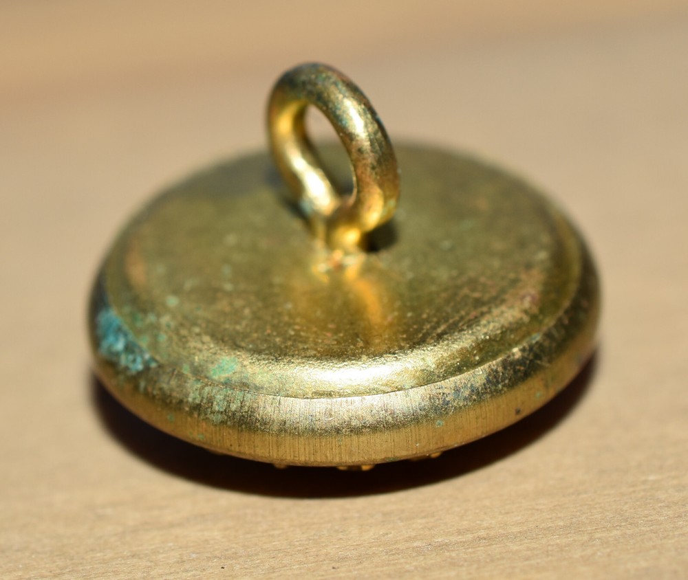 Tanganyika Prisons button, c. pre 1964
