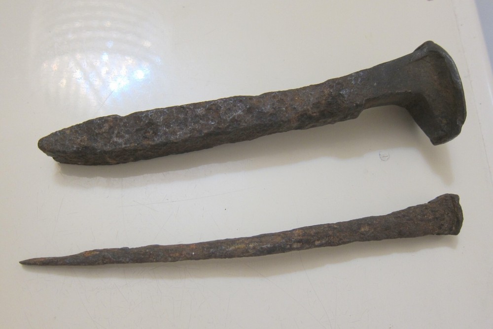 2 ANTIQUE IRON LARGE SQUARE NAILS