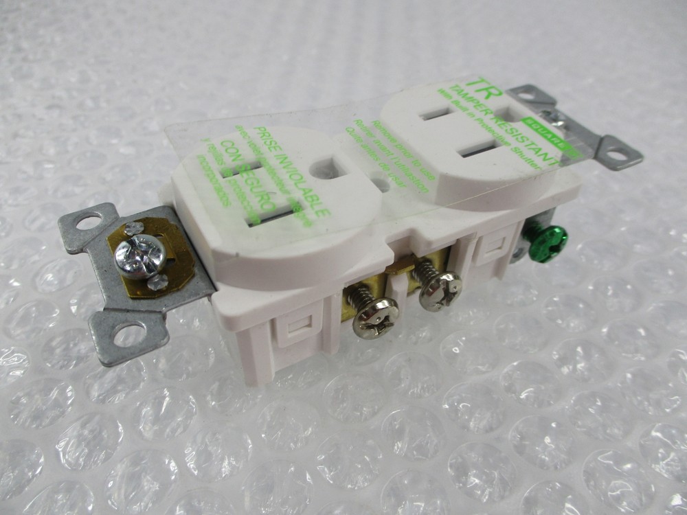 SQUARE D SQR42101WH RECEPTACLE NSNP