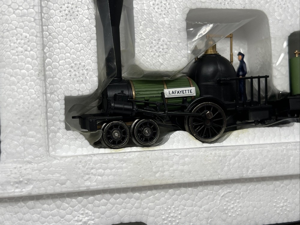 Bachmann HO Scale “The Lafayette” Train Set Open Box Complete Unused