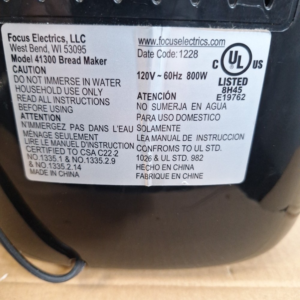 West Bend 41300 Dual Blade 2.5 lbs. Bread Maker & Dough Machine