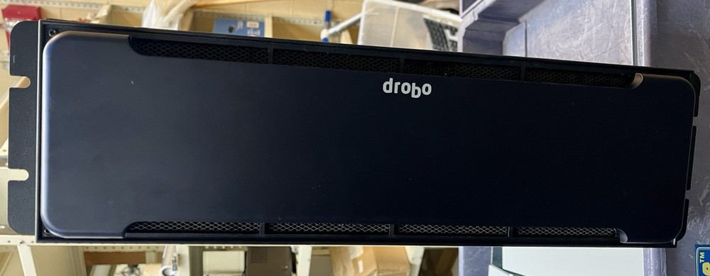 Data Robotics Drobo B1200i 12 Bay iSCSI Rack Mount Storay Array NAS No HDDs