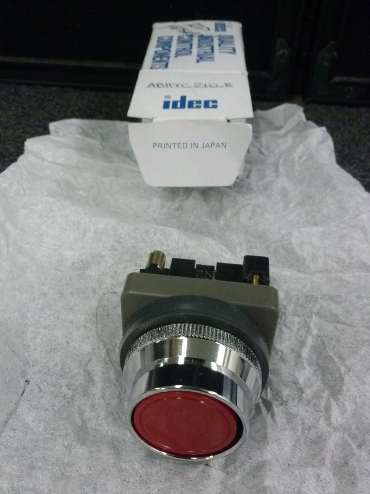 IDEC Type YC10 Red Round Flushed Miniature Pilot Pushbutton Switch