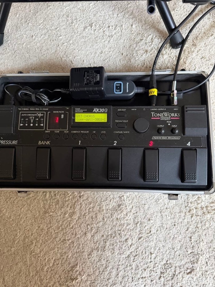 KORG AX30G ToneWorks Multi-Effects Flight case