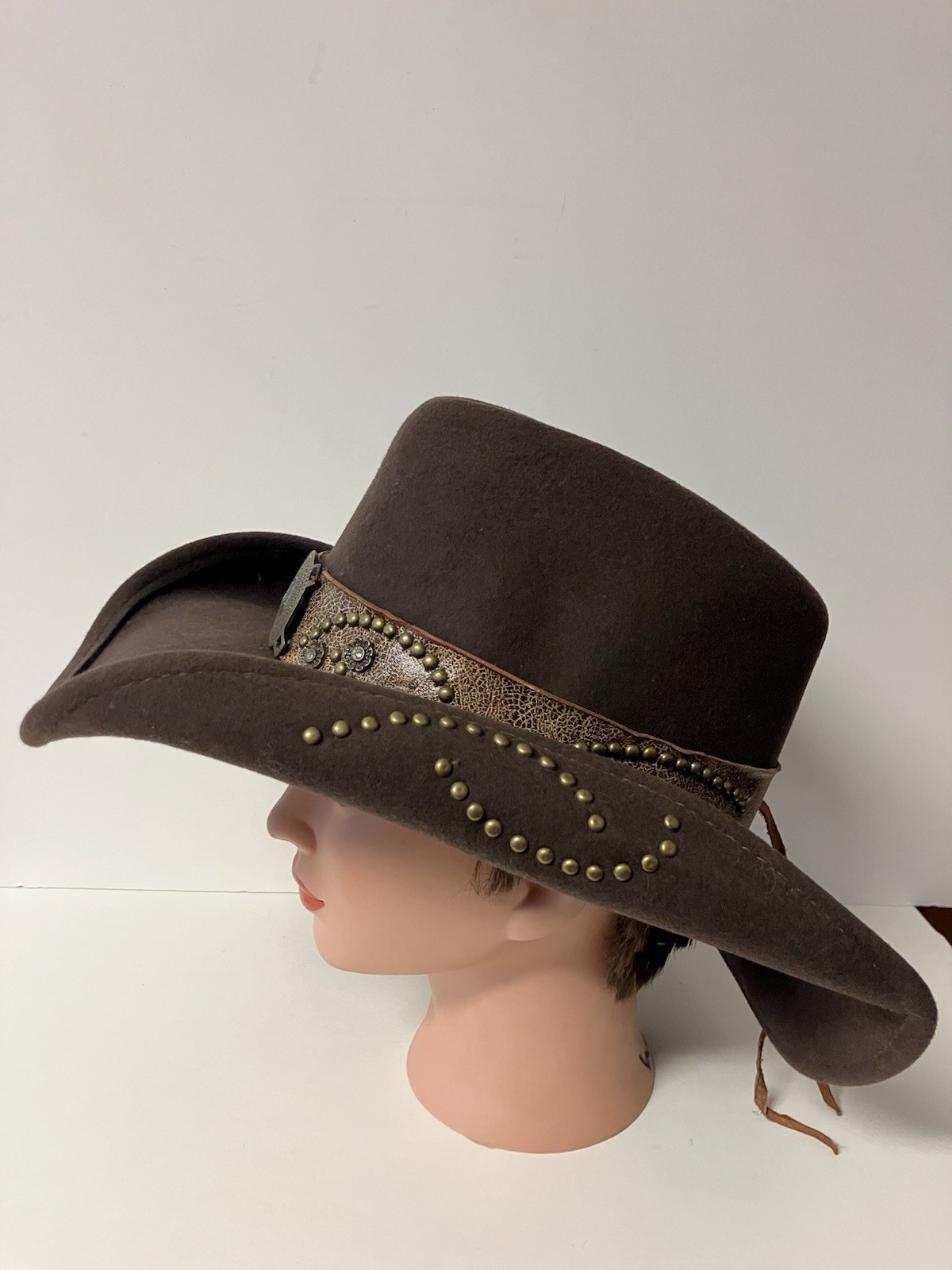 Bullhide ‘Sheila’ Western Wool Felt Cowgirl Hat Leatherette Band Flower Concho