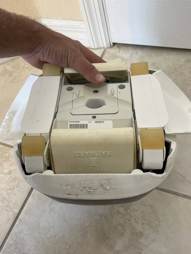 Hayward 925ADC Navigator Pro Automatic Suction Pool Cleaner