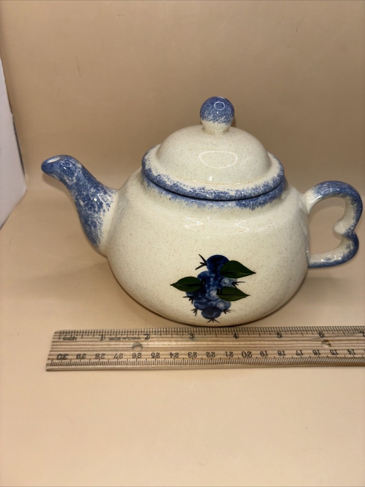 Debbie’s Blueberry Ware Teapot with Lid