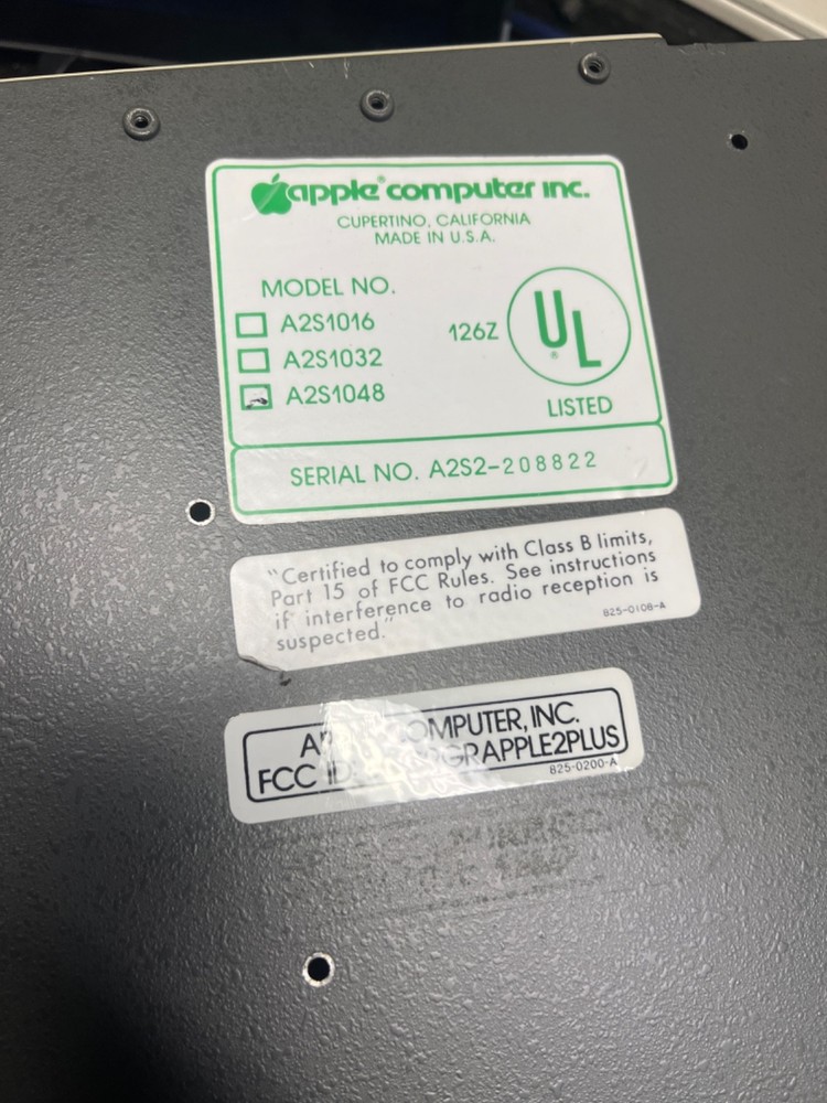 APPLE II PLUS EMPTY CASE FOR MODS!