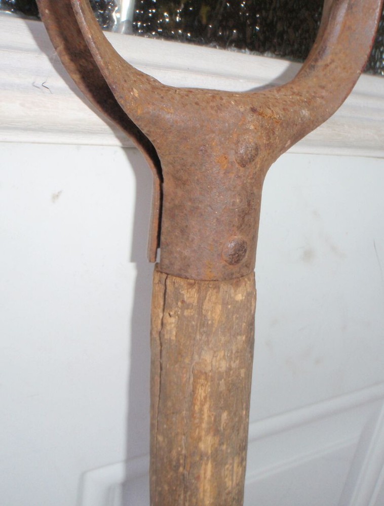 2 Pitchforks