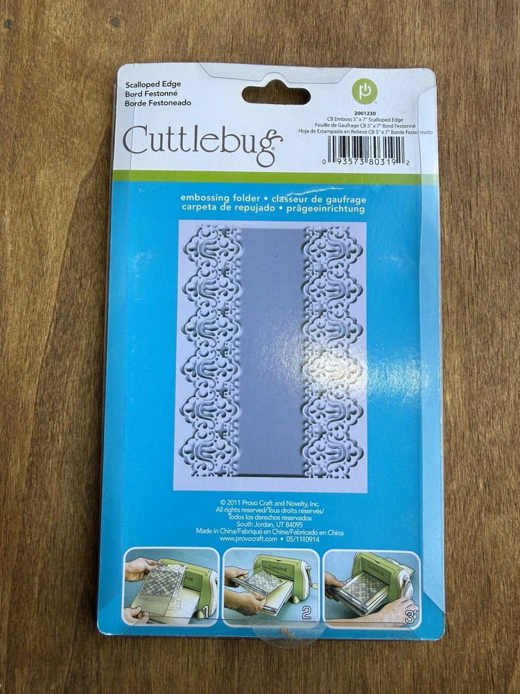 SCALLOPED EDGES Cuttlebug 5x7 Embossing Folder