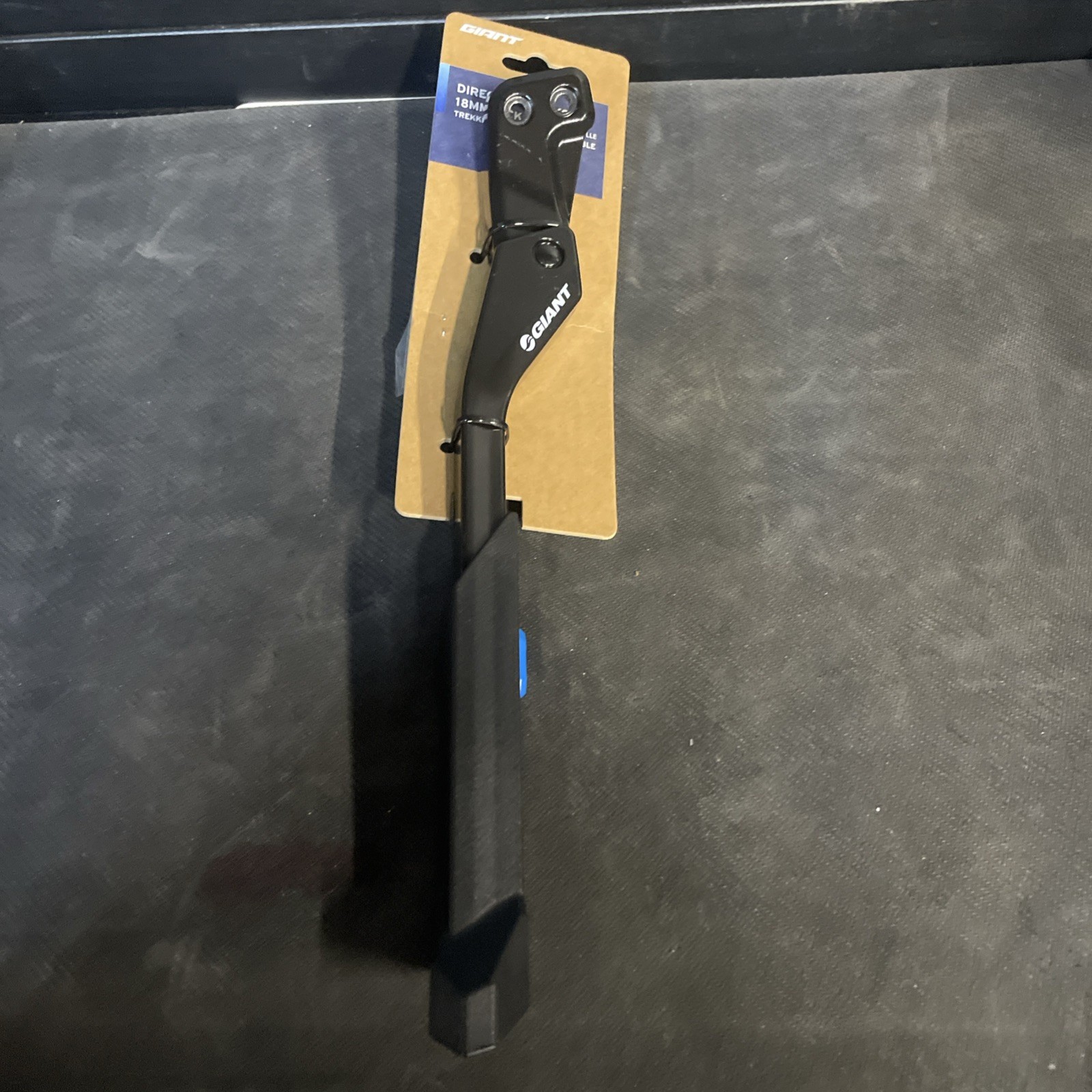 Giant KSA 18mm Adjustable City Kickstand 24-29-Inch Direct Mount Black