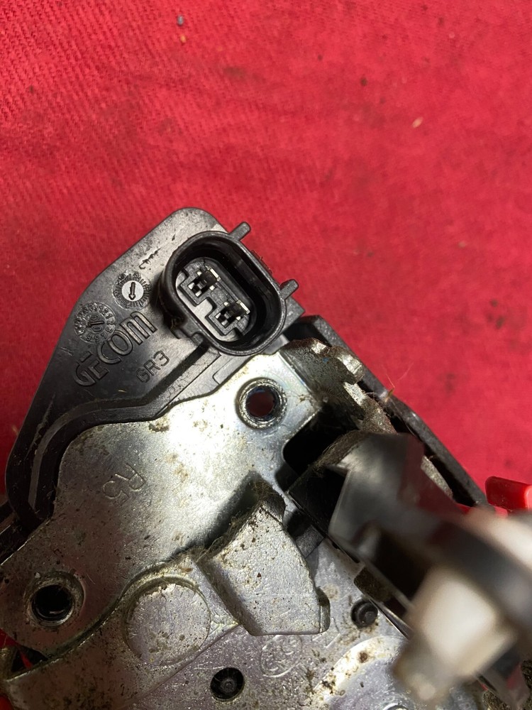 2012 FREIGHTLINER passenger Side Door Latch GECOM right