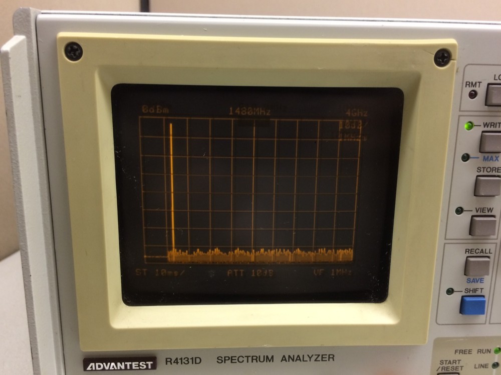 Advantest R4131D Spectrum Analyzer