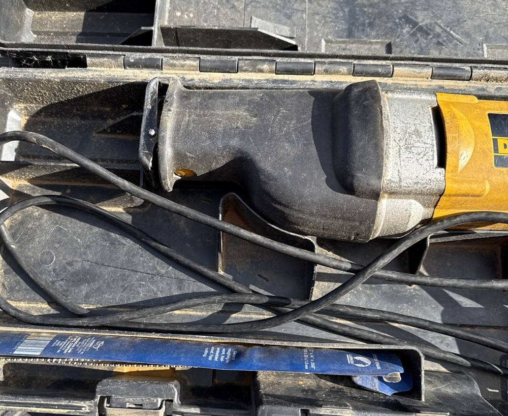 DEWALT DW309 in Case