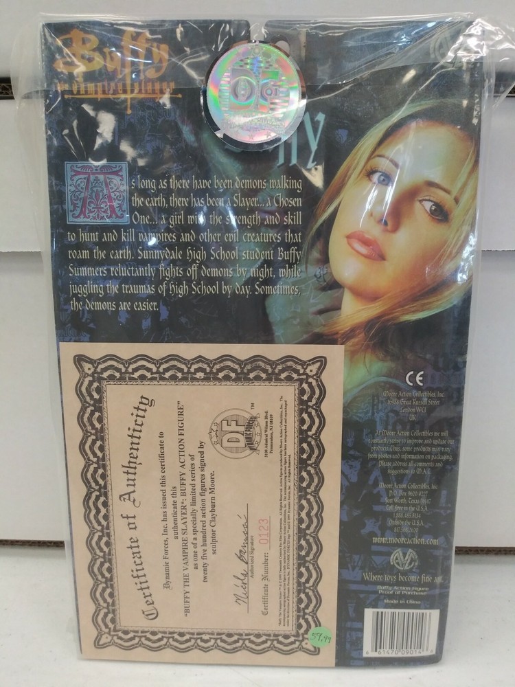 Buffy the Vampire Slayer BTVS Action Signed Moore Figure Dynamic Forces Sealed