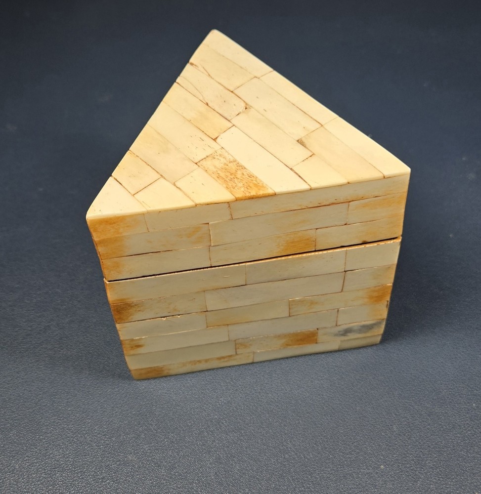 Triangular Jewelry Small Container. Decorative, Bone Inlay CraftsmanshipPyramid