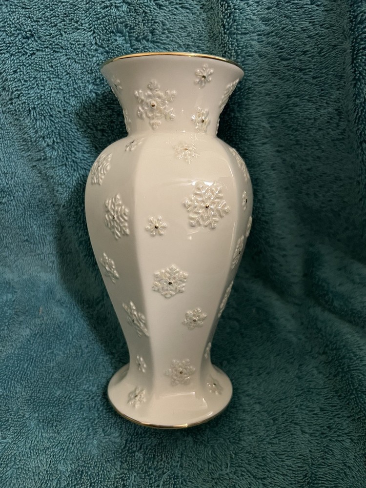 Lenox Winter Splendor Vase  8”
