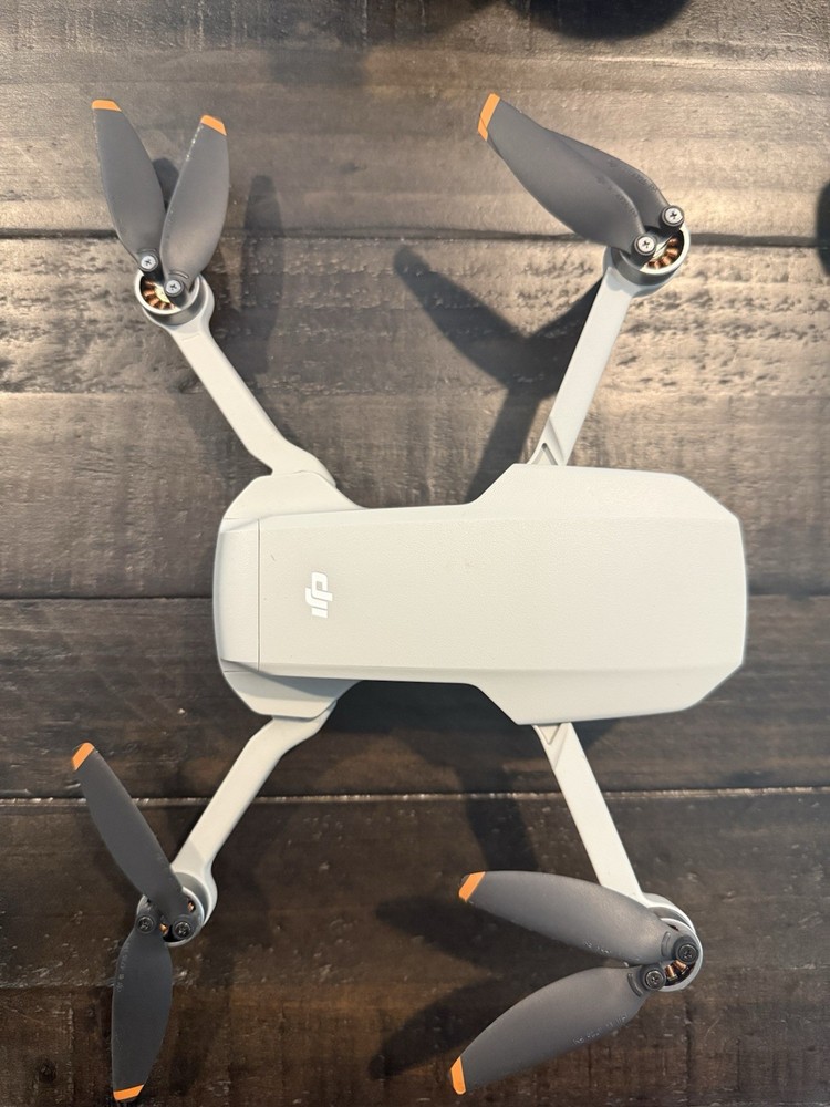 DJI Mini SE Drone Combo
