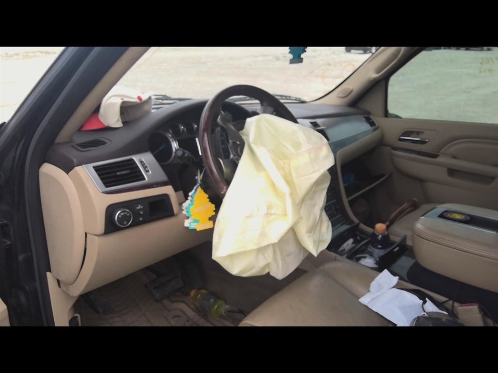 2012 CADILLAC ESCALADE Jack