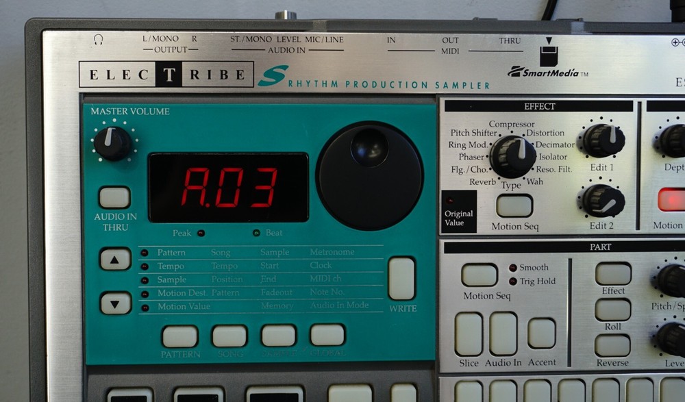 KORG Electribe ES-1 Rhythm Production Sampler & Sequencer W/ OG Box