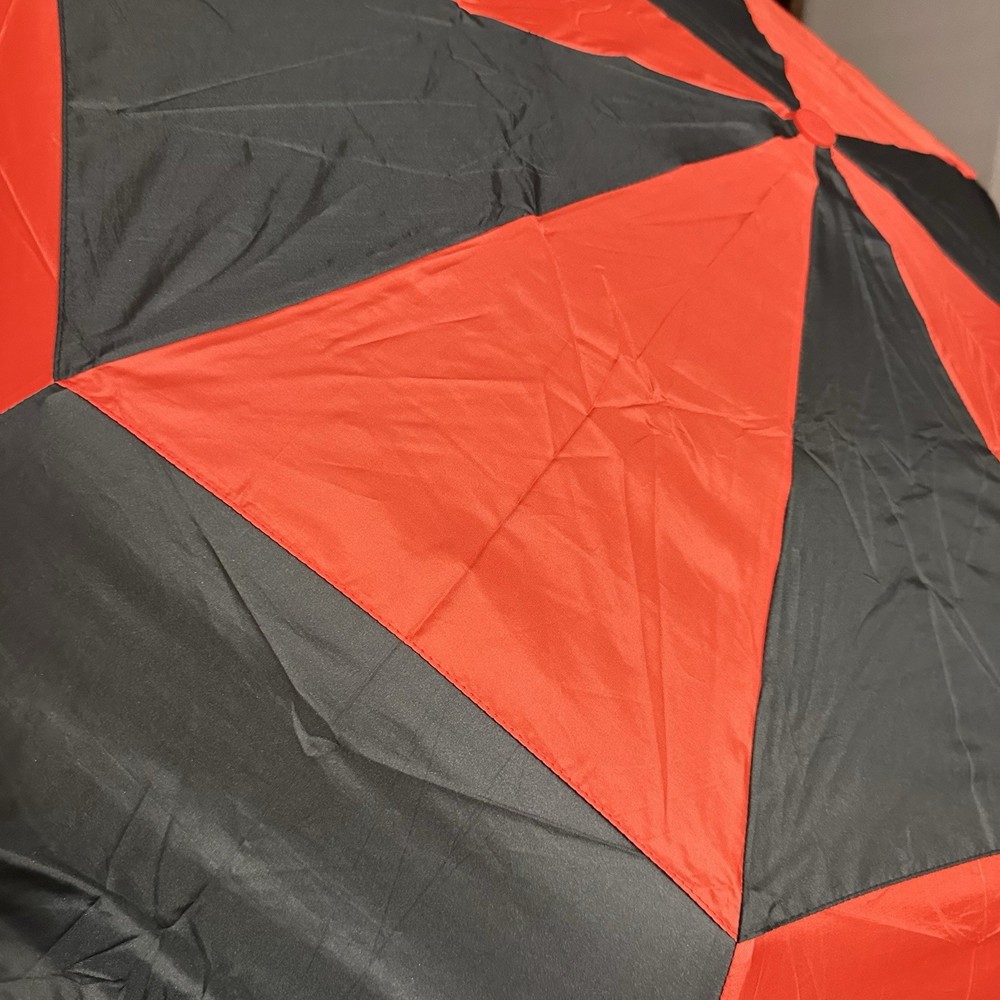 HUNTER Vented Compact Umbrella Black & Red Alternating w/ Cover 100% Polyester