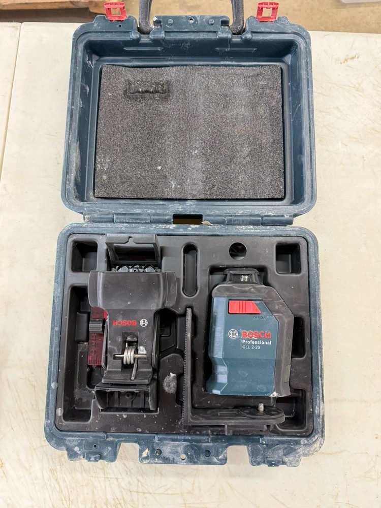 Bosch GLL 2-20 Self-Leveling Line Laser Level with Case