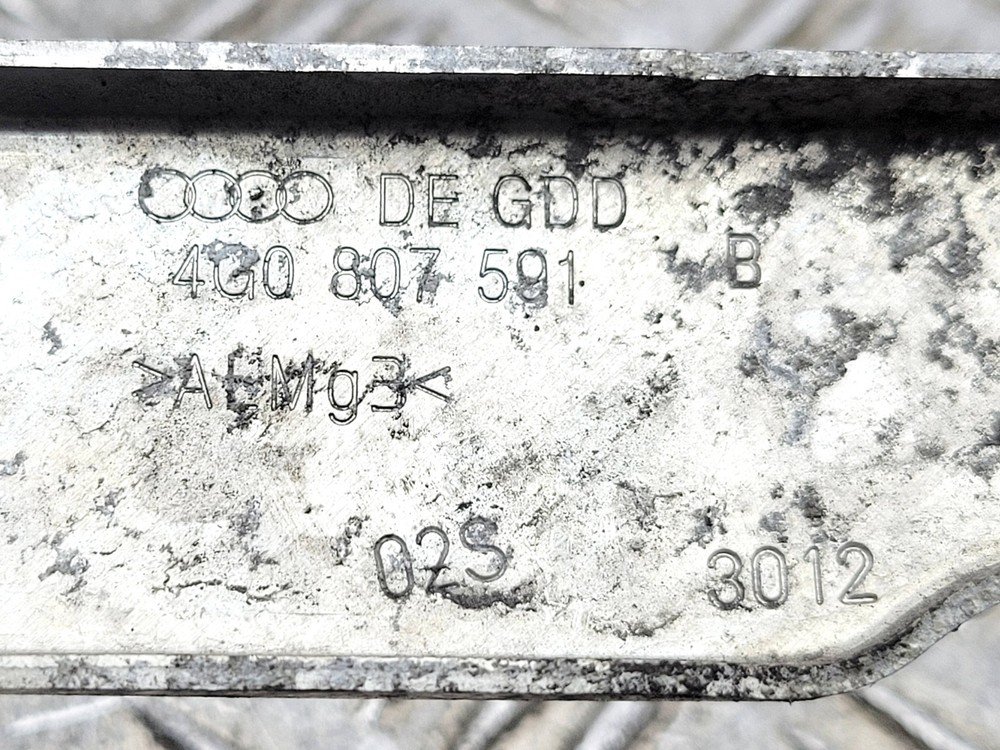 AUDI A6 C7 2012 FRONT LEFT BUMPER BRACKET MOUNT SUPPORT 4G0807591