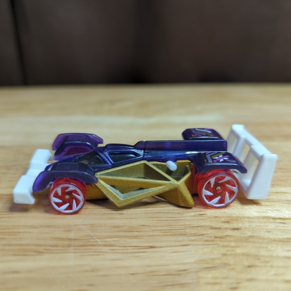 2016 Hot Wheels Flash Drive Purple & White