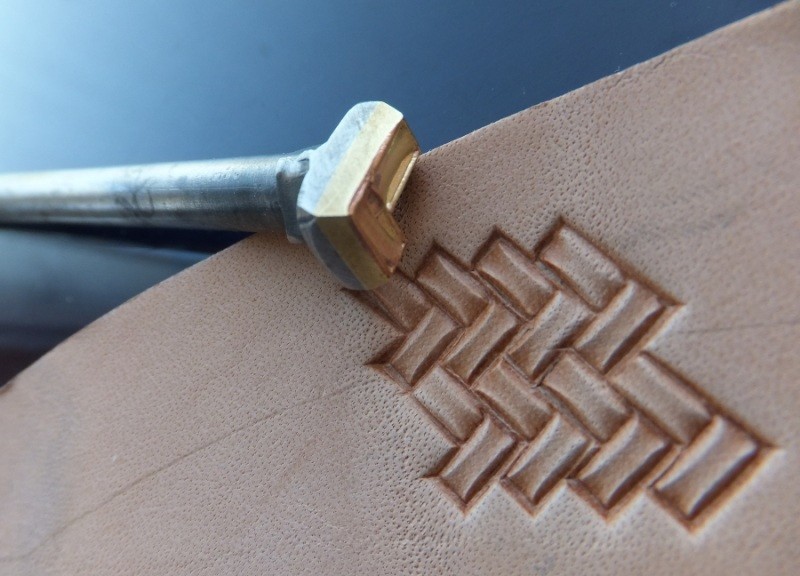 013-08 MINI Quadratic Braid Leather stamp Brass hand made tool