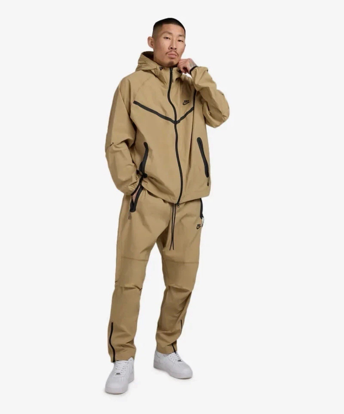 Nike Tech Woven Windrunner Lightweight Jacket Parachute Beige HM7151-297 Size L