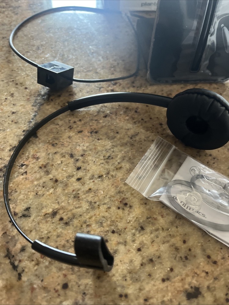 Plantronics CS540 Wireless Headset System 4pcs