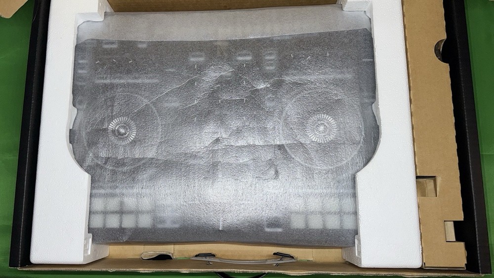 Roland DJ-505 Serato DJ Controller