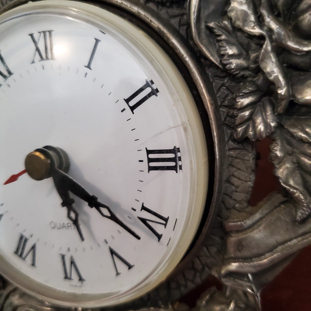 Glory Land Desk Clock