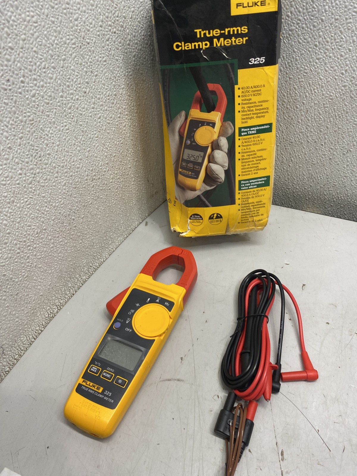 Fluke 325 True RMS Clamp Meter AC/DC Yellow 5065866