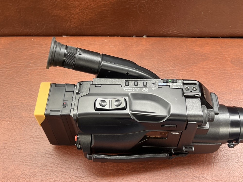 Faulty Sanyo VM-D90P Camcorder - genuine Untested