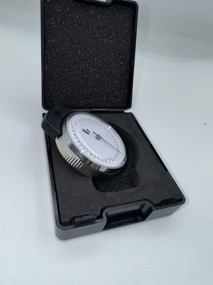 Kleargo Lens Clock
