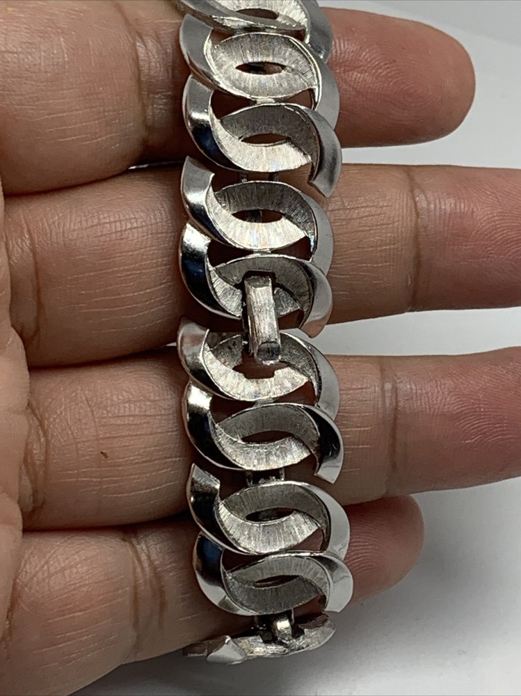 trifari silver tone bracelet 7"