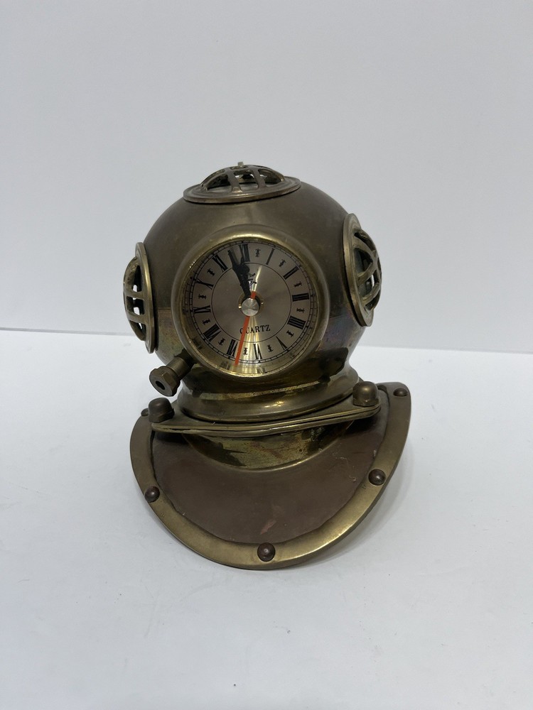 VTG Divers Helmet Clock Quartz Clock Brass? Copper?