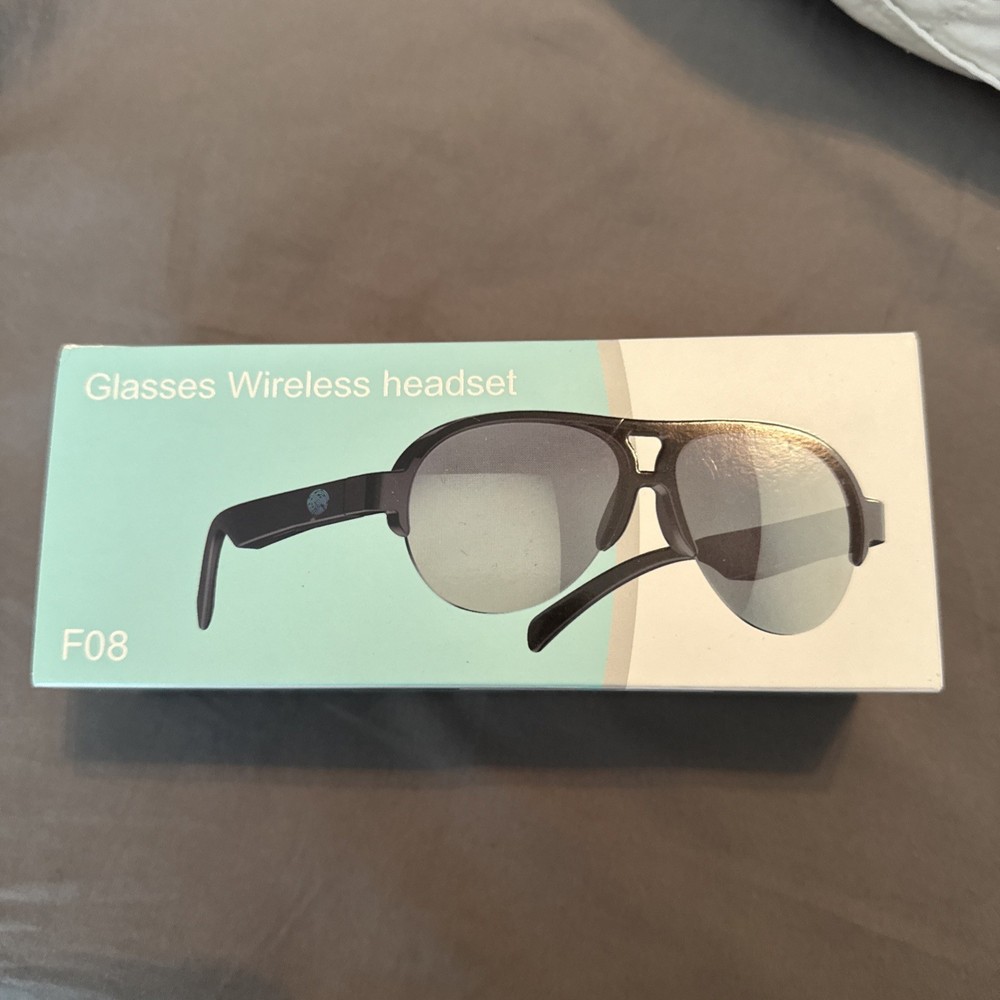 Stylish Sunglasses with Bluetooth speaker