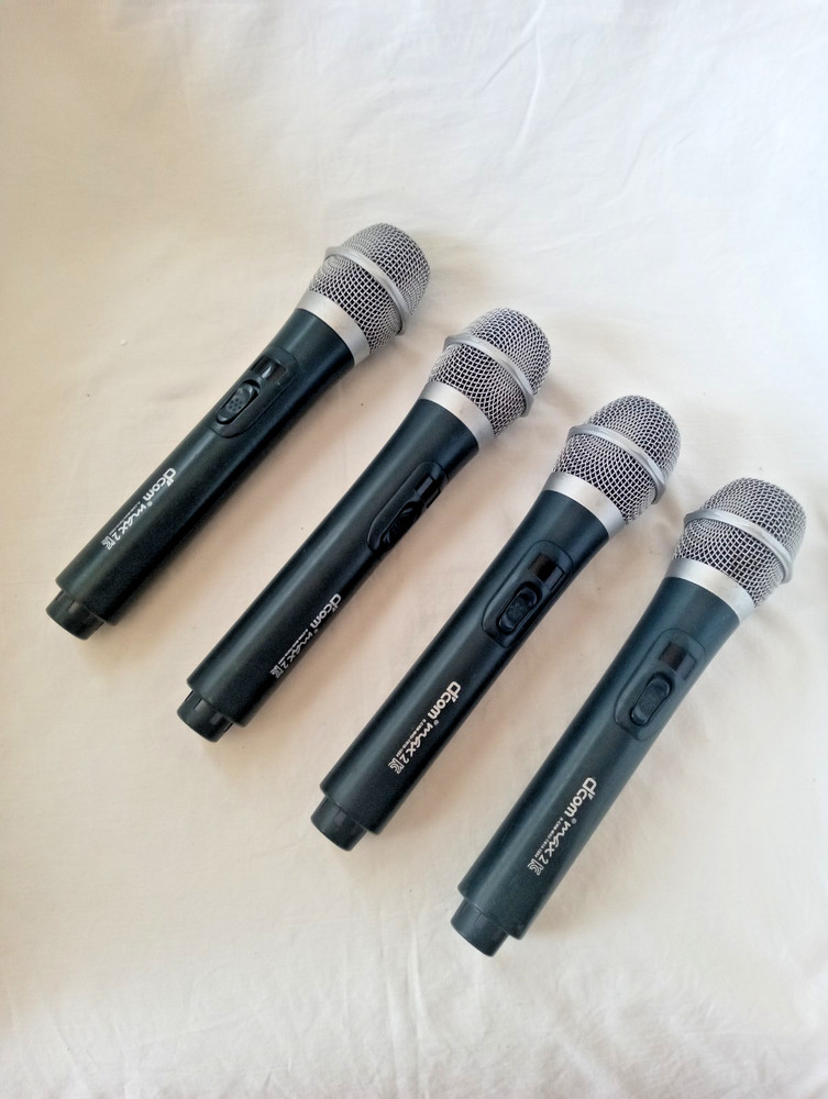 D'COM max2 Wireless Karaoke Microphones - Four Mics 4pcs