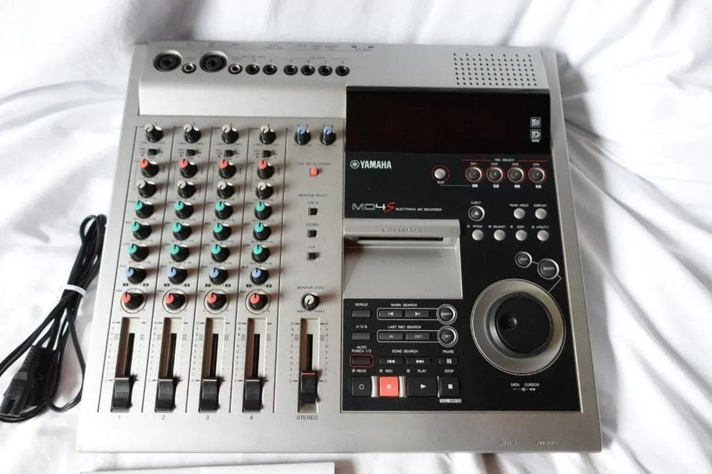 Yamaha MD4S Multitrack MiniDisc Recorder 4 Track Mixing Deck