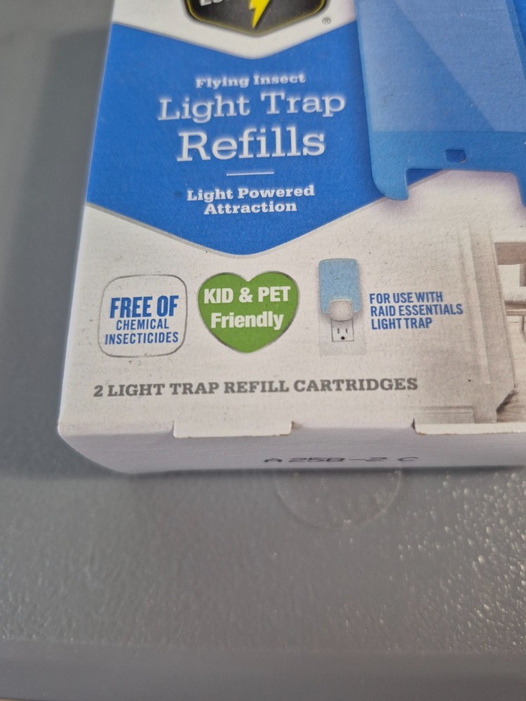 (2) Raid Essentials Flying Insect Light Trap Refills, 2 Refill Cartridges