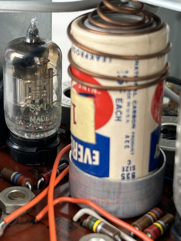 Heathkit V-7A Vacuum Tube Voltmeter Powers On Untested.