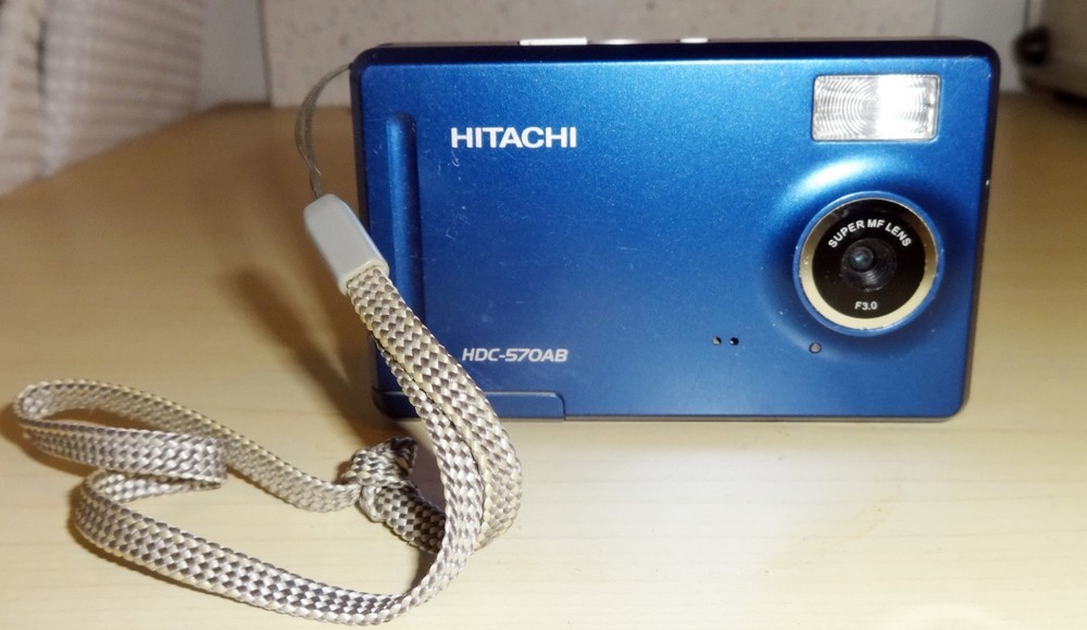 👌Hitachi HDC-570AB Blue 5mp Digital Camera
