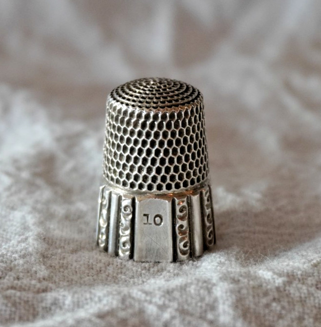Antique Simons Sterling Silver Thimble - S Shield Hallmark, Size 10
