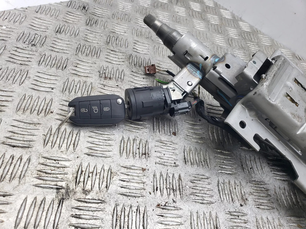 PEUGEOT 2008 ADJUSTABLE STEERING COLUMN 2015 1811934103