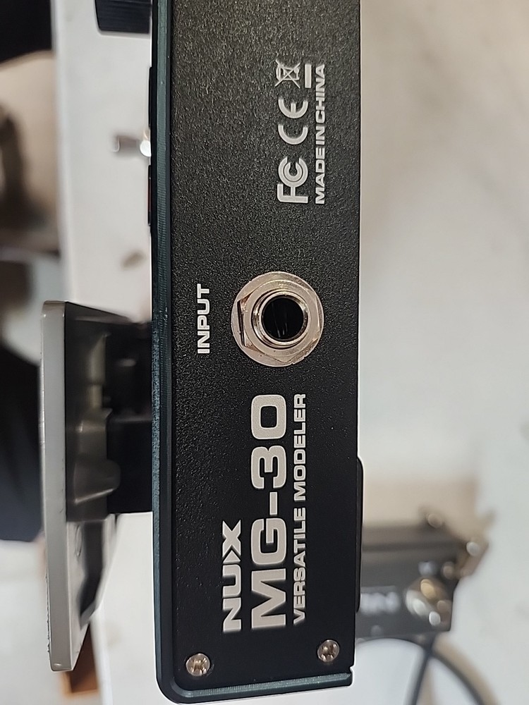 NuX Effects MG-30 Guitar Modeling Floorboard Processor Pedal With NuX LOOP
