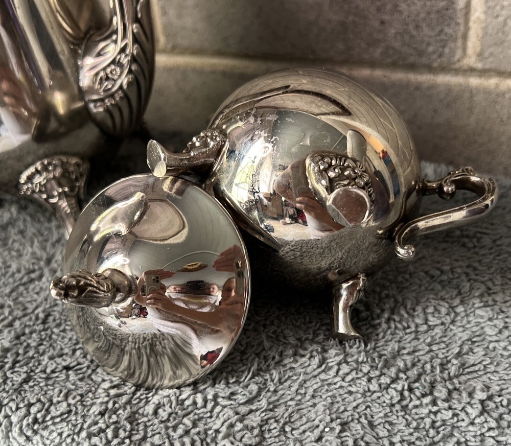 Oneida Silver Plate 2 Piece Teapot + Creamer