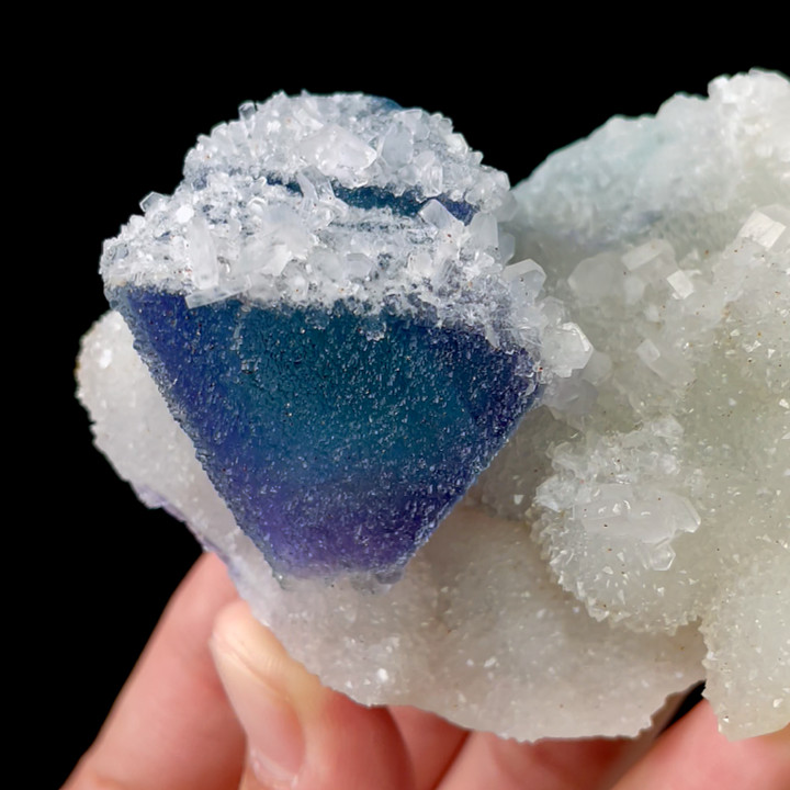 184g Natural Purple Octahedral Fluorite Mineral Specimen/Fujian,China