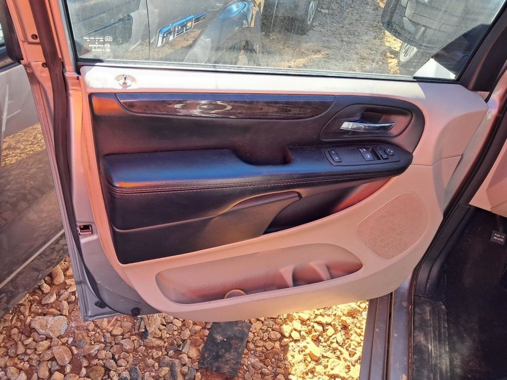 CARAVAN 2015 Glove Box 4826509